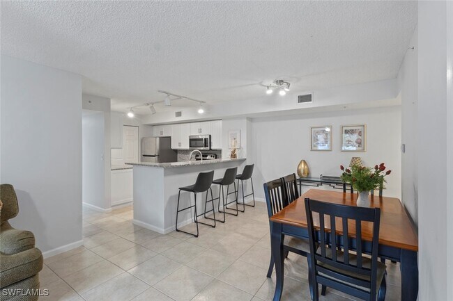 Foto del edificio - 1830 Florida Club Cir