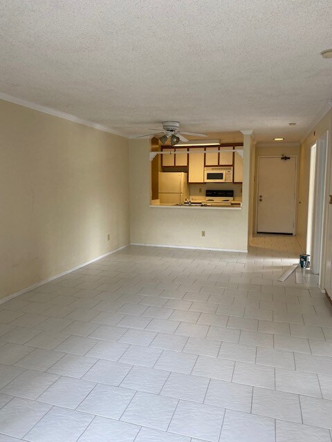 Building Photo - 4260 Third Ave