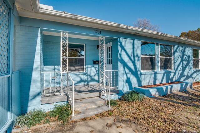 Building Photo - 1701 Merrywood Way