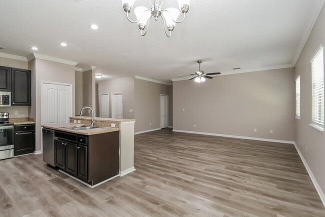 Foto del edificio - 9325 Aplomado Circle