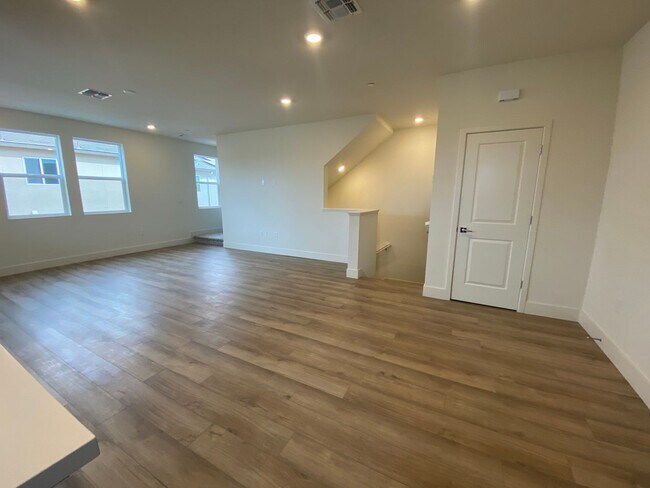 Photo - Boulevards End Unit Townhouse, 3 Bed / 2.5...