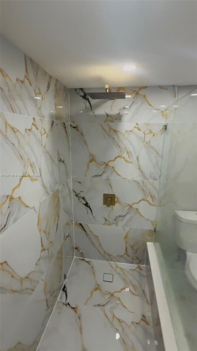 Foto del edificio - 600 NW 214th St