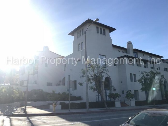 Building Photo - Gorgeous High End Condo
