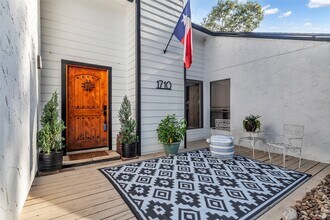 Building Photo - 1710 Hill Top Ln
