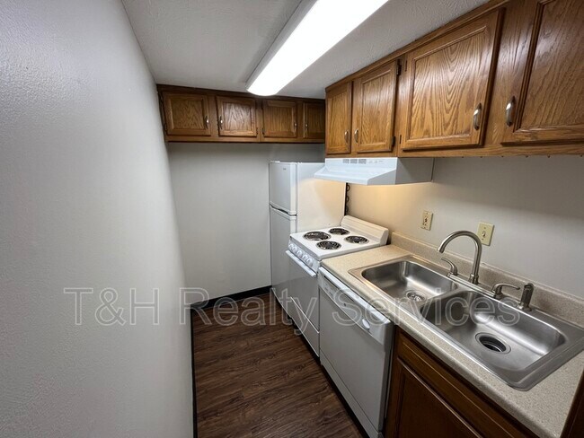Foto del edificio - 751 N Rangeline Rd