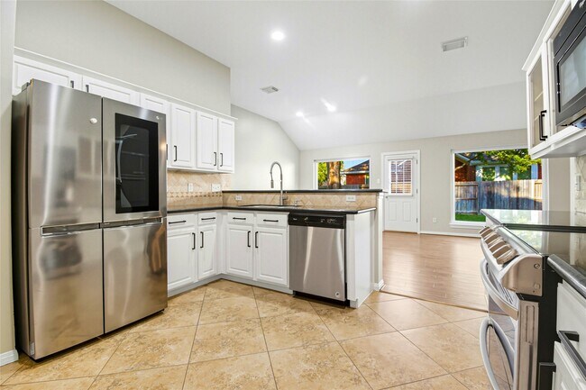 Foto del edificio - 15522 Valley Plum Ct