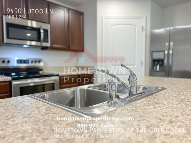 Building Photo - Stunning 4/2 home in Navy Oaks