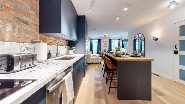 Photo du bâtiment - 1008 Queen St E