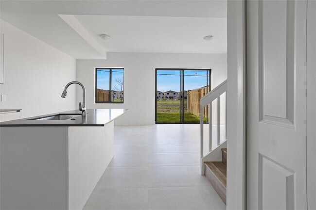 Foto del edificio - Southwest 344th Terrace, Homestead, FL 33034 - 3 BR 2.5 BA house