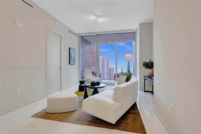Foto del edificio - 300 Biscayne Blvd Way