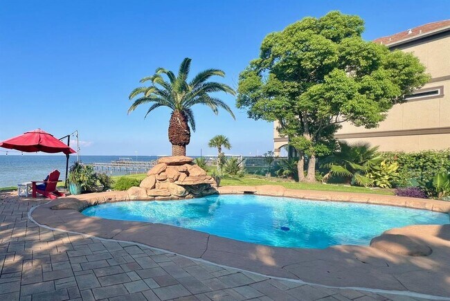 Foto del edificio - 4610 W Bayshore Dr