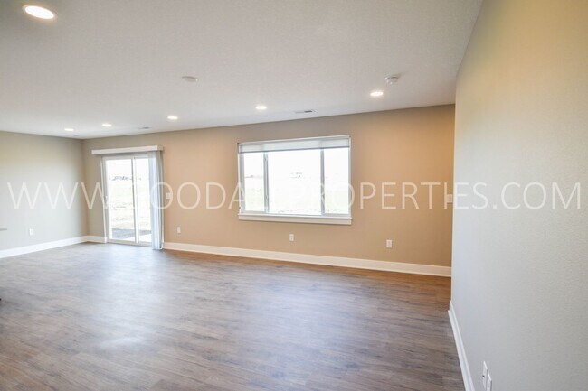 Foto del edificio - Beautiful Newer 3 Bedroom Townhome with at...