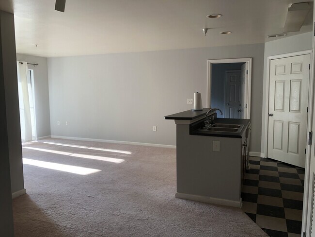 Building Photo - 767 Denali Way