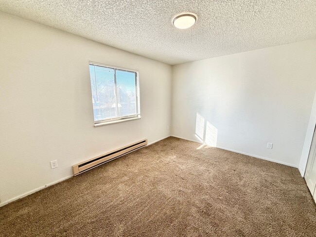 Building Photo - 87 Castle Royal Dr