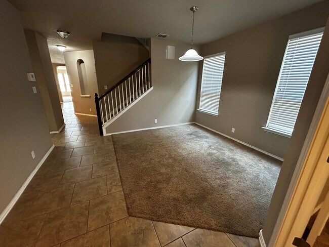 Foto del edificio - 618 Holliman Pkwy