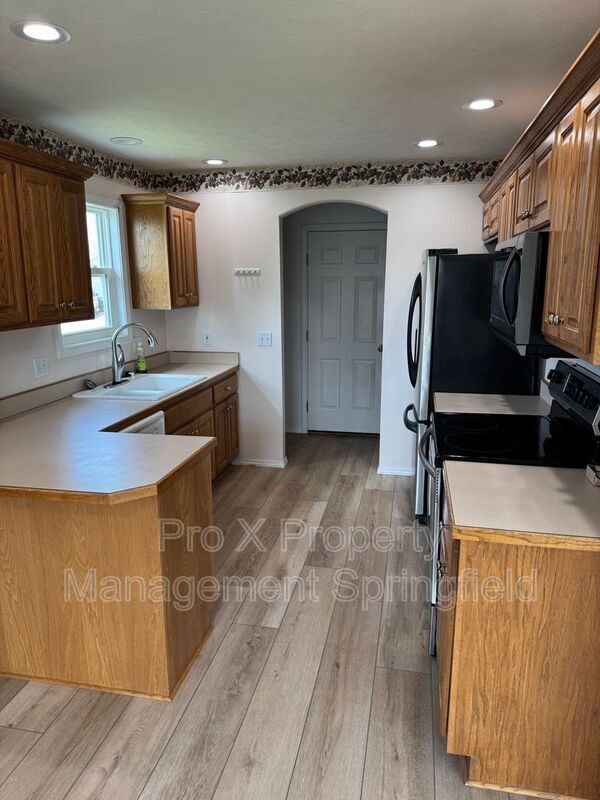 Building Photo - 1150 S Mahogany Rd
