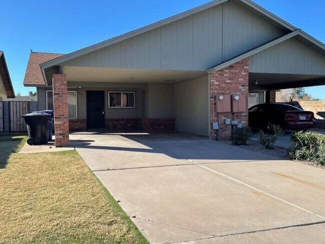 Foto del edificio - 3221 E Crescent Ave