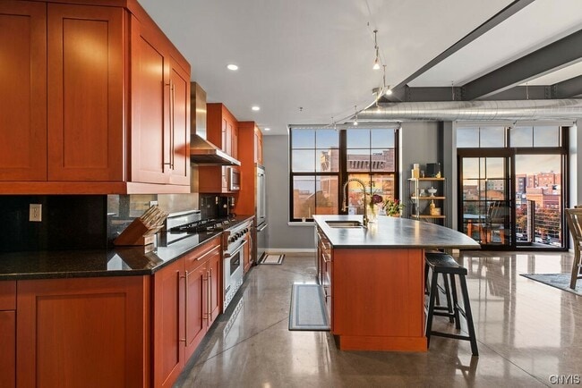 Foto del edificio - 211 W Jefferson St