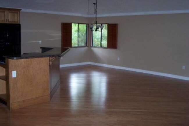 Foto del edificio - Great 3/2/2 on 1 acre with caged pool