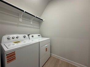 Building Photo - 3931 Flora Fld Dr