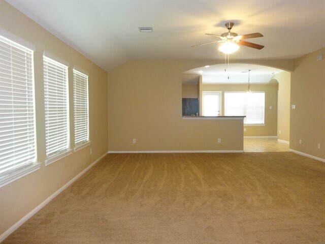 Foto del edificio - 28606 Lockeridge Farms Dr