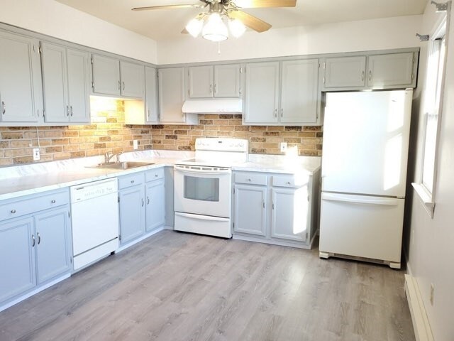 Kitchen - 1566 Thompson Ave