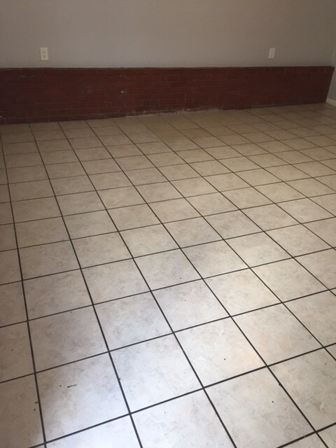 Building Photo - 7425 Gloria Ave