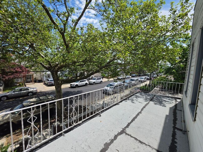 Foto del edificio - 1366 E 58th St