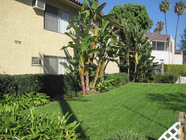 Building Photo - 8411 Balboa Blvd