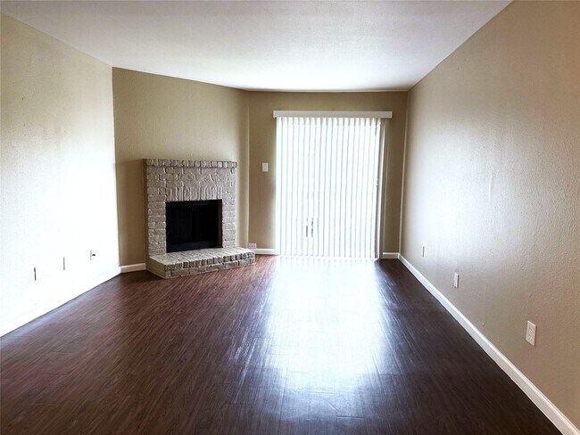 Foto del edificio - 2200 Cypress Landing Rd