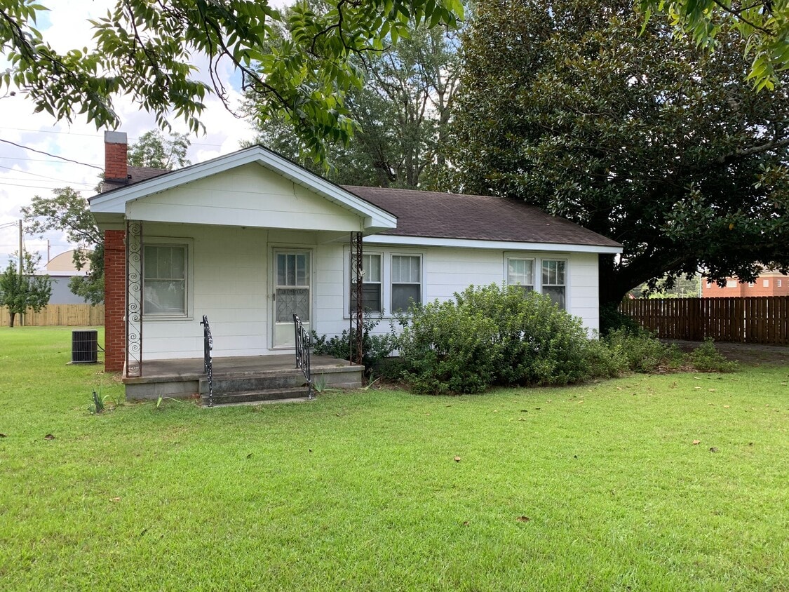 Primary Photo - 313 Corman Ave