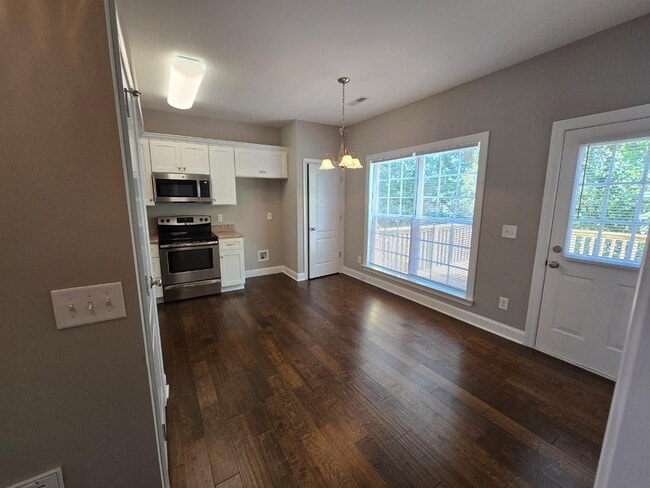 Foto del edificio - 706 Pebble Stone Ct