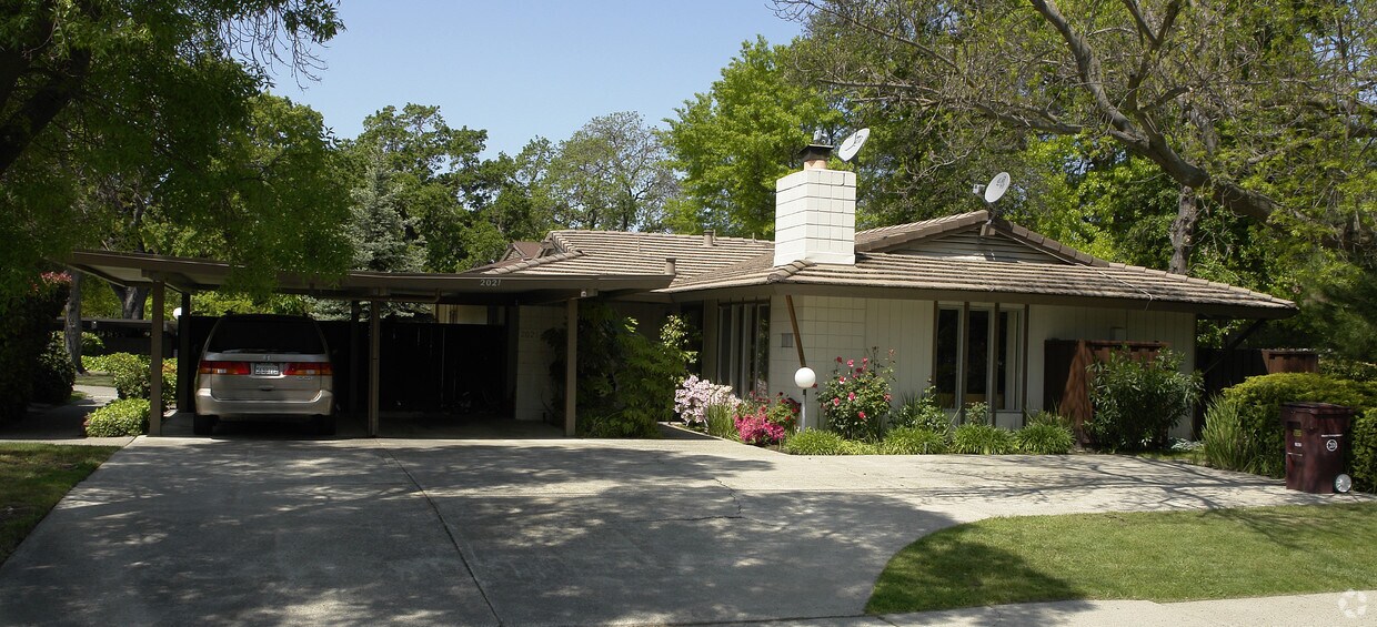 Primary Photo - 2021-2023 Vanderslice Ave