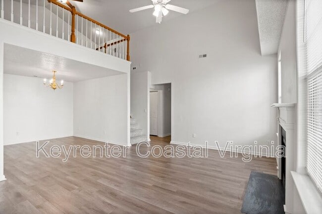 Building Photo - 6219 Oakglen Dr