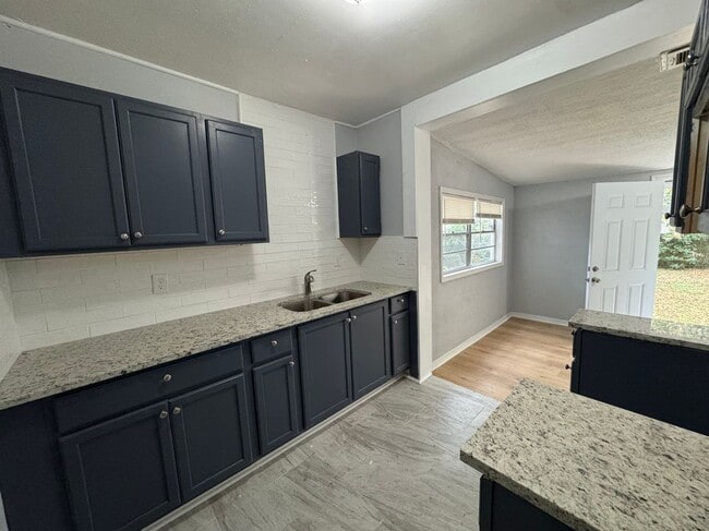 Building Photo - 8016 Lexington Dr