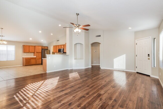 Building Photo - 10919 E Catalina Ave