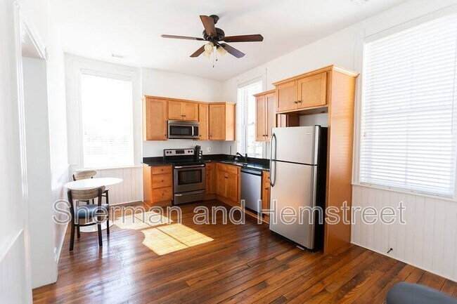 Foto del edificio - 215 Twelfth Street Apt B