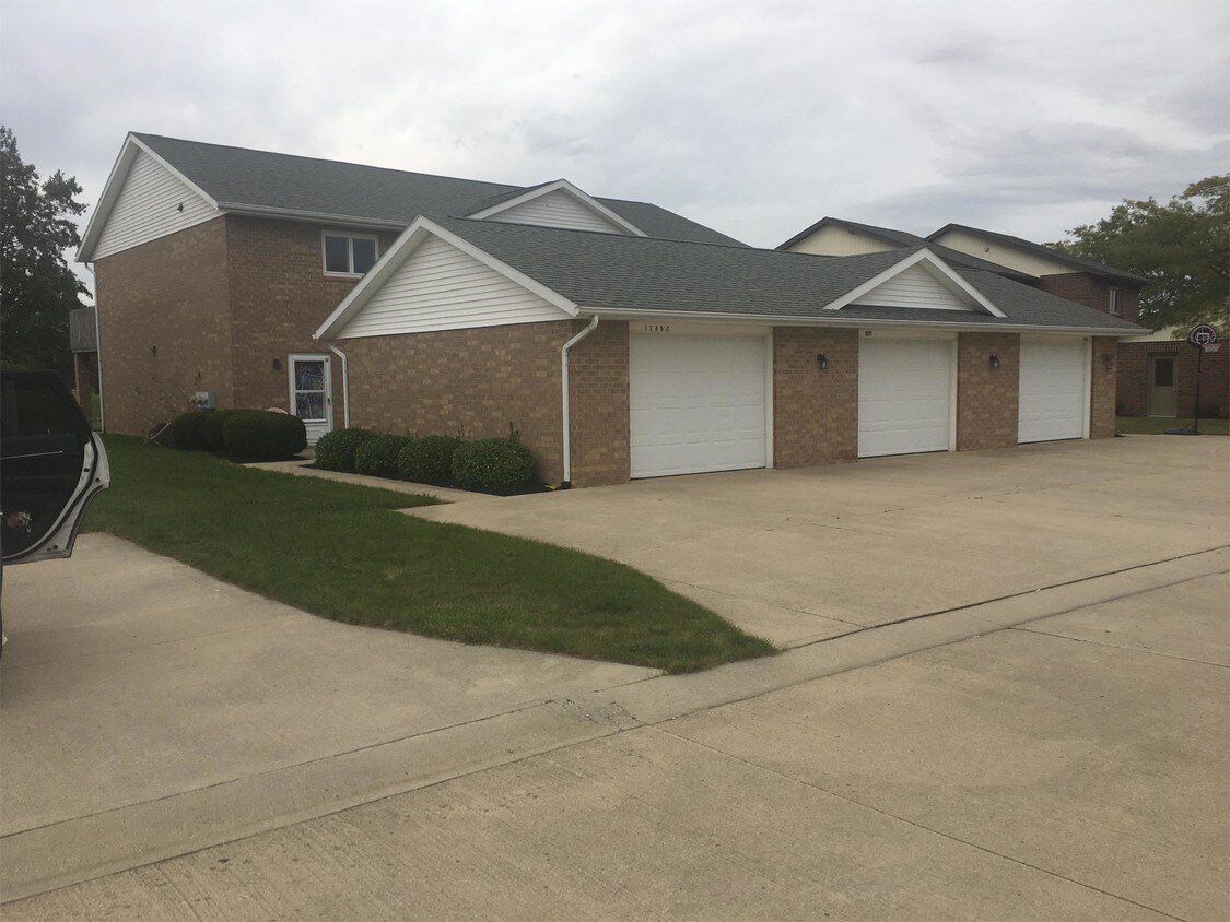 Primary Photo - 17466 Fairway Dr
