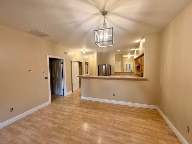 Building Photo - 2120 Mead Ln
