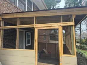 Building Photo - 5971 Robin Hood Ln