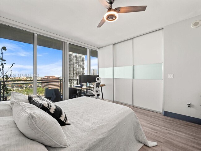 Foto del edificio - 92 SW 3rd St