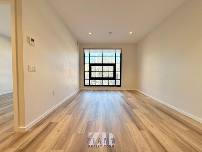 Foto del edificio - 1120 St Johns Pl