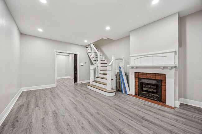 Building Photo - 1723 W Butler St