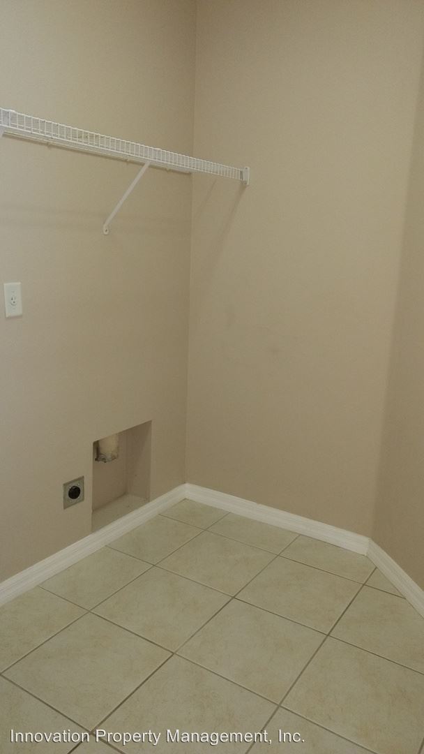 Foto del edificio - 8448 Dover View Ln