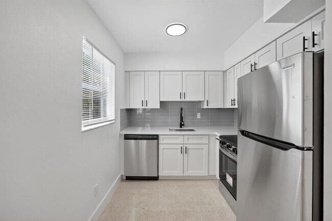 Foto del edificio - 1821 Middle River Dr