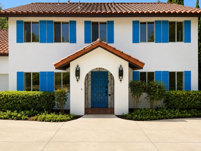 Building Photo - 634 Alameda St