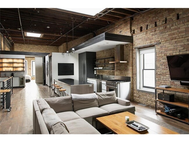 Building Photo - 211 N Washington Ave