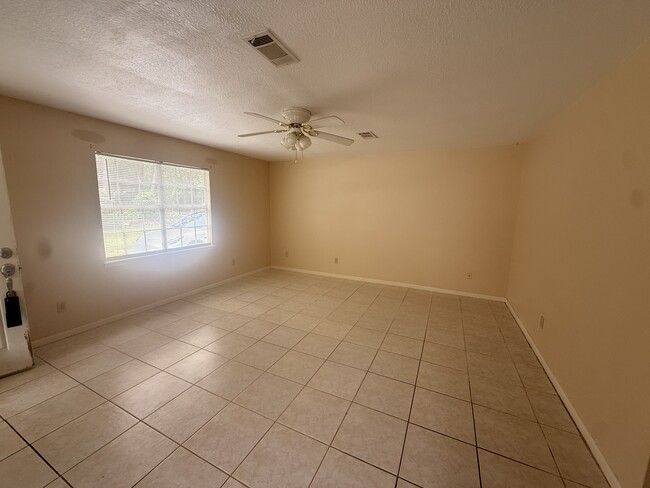 Building Photo - 286 Eastwood Dr