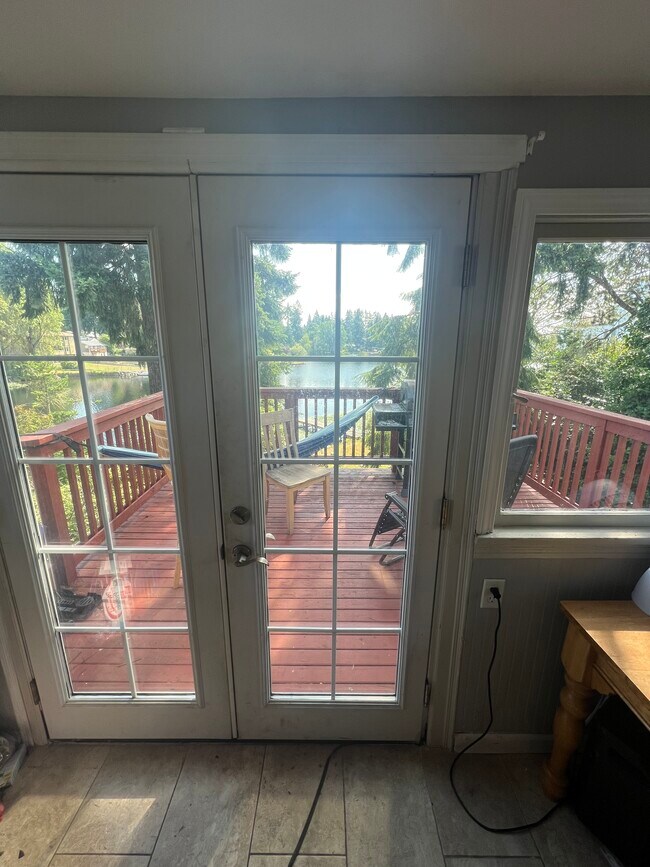 Building Photo - 13436 Greenwood Ave N