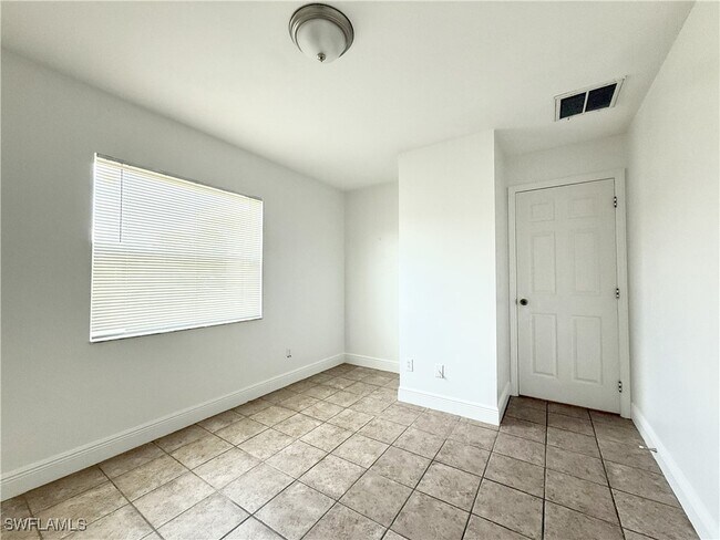 Foto del edificio - 711 W 12th St